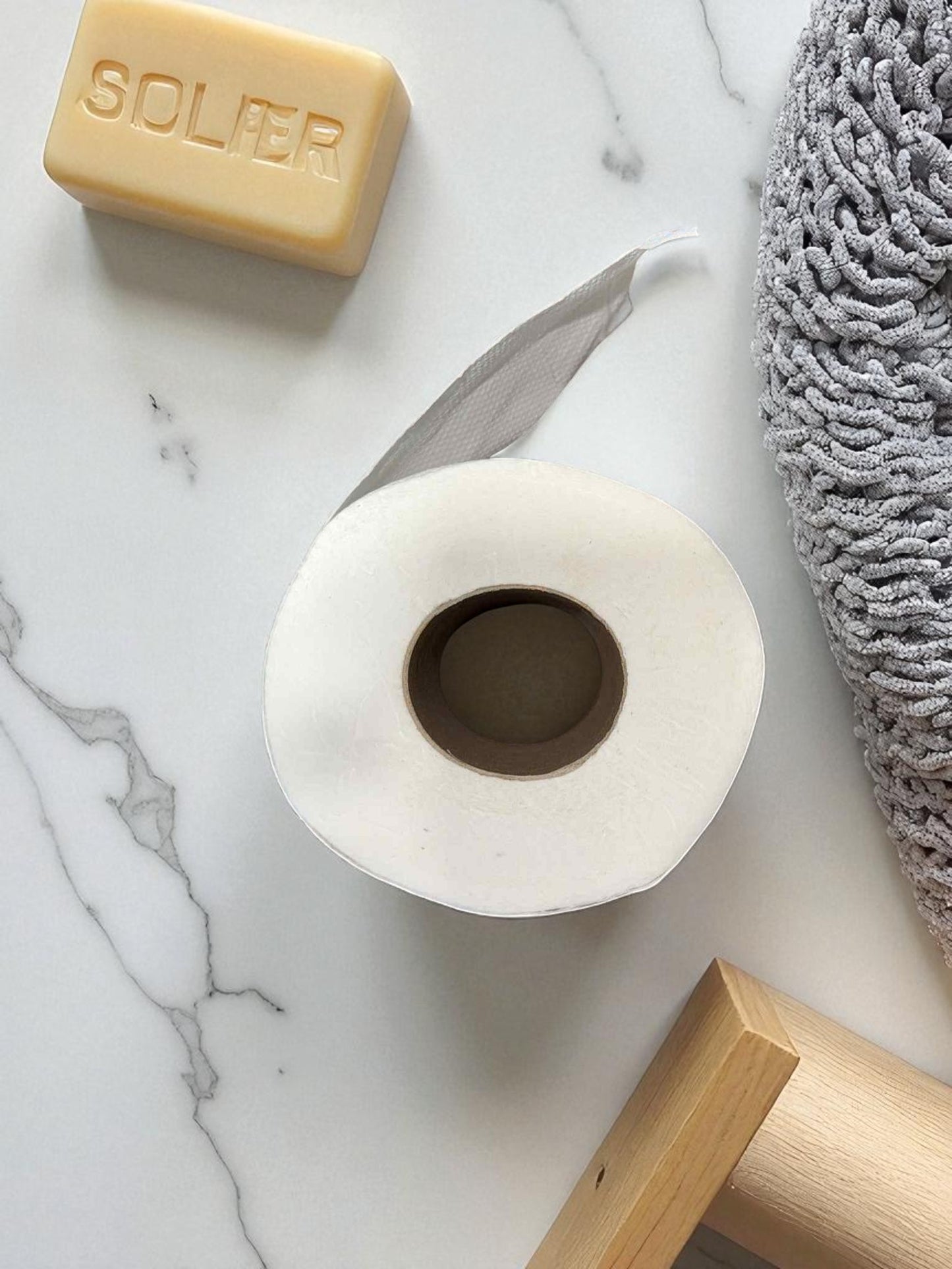 SERVICE AUX PARTICULIERS: Boite de papier hygiénique à 2 épaisseur 48 rouleaux